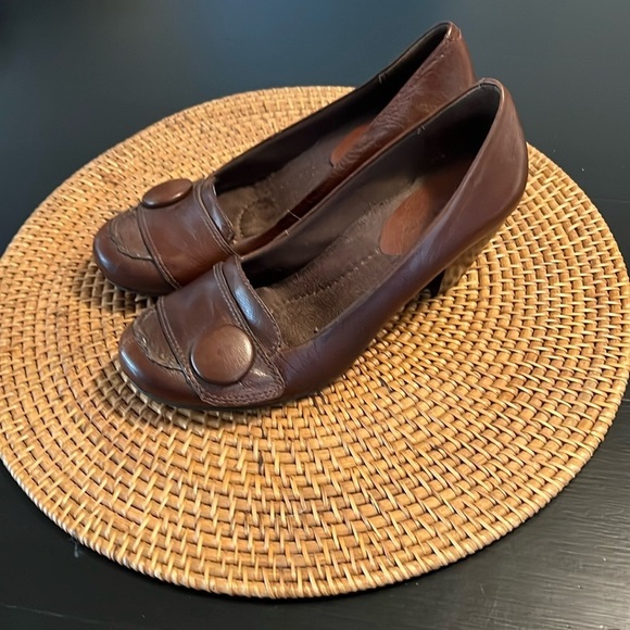 Super cute BareTraps heels - Picture 1 of 7